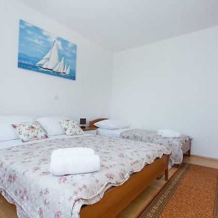 Apartman Paula 1 Vinisce Exterior foto