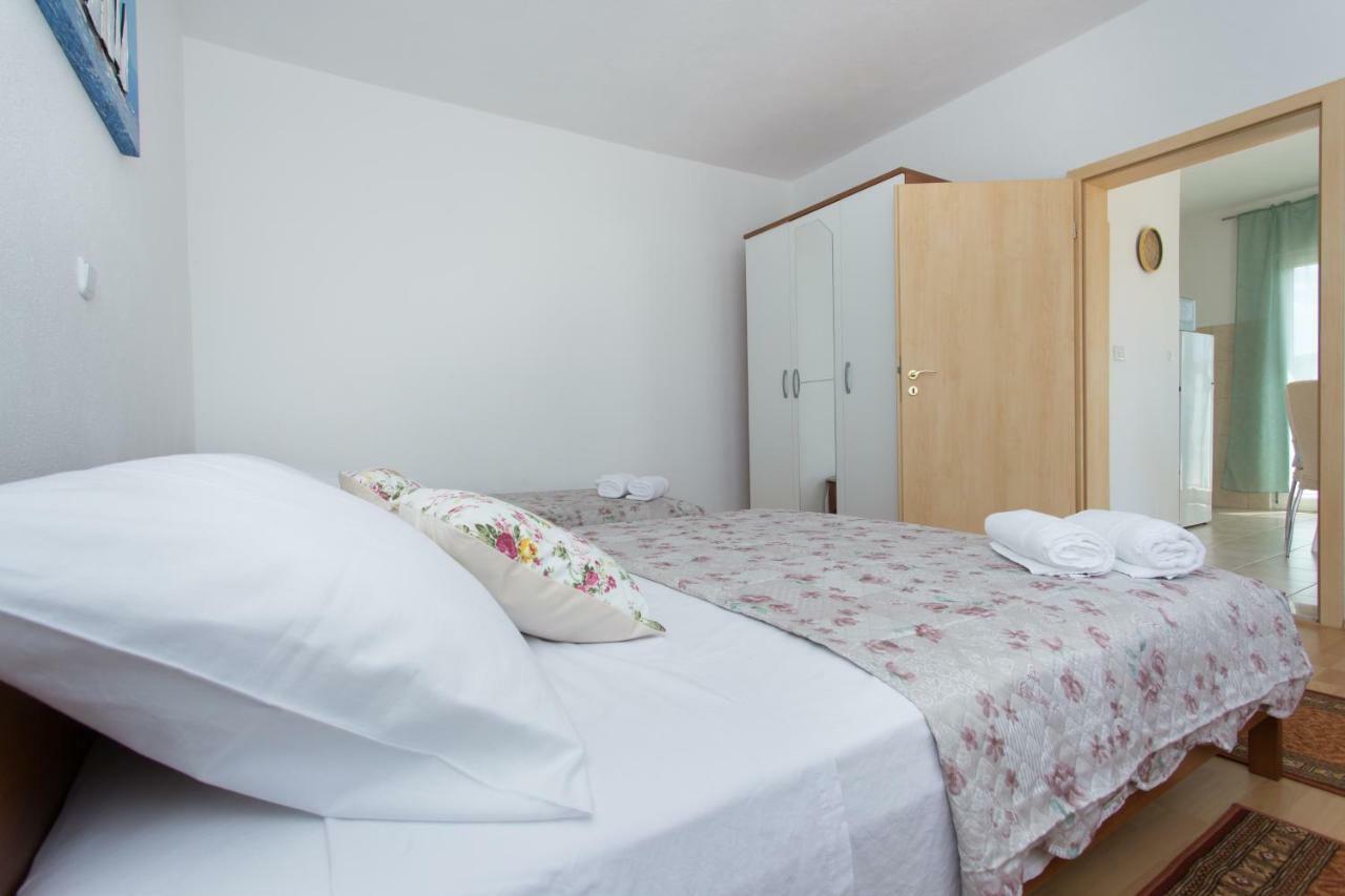 Apartman Paula 1 Vinisce Exterior foto