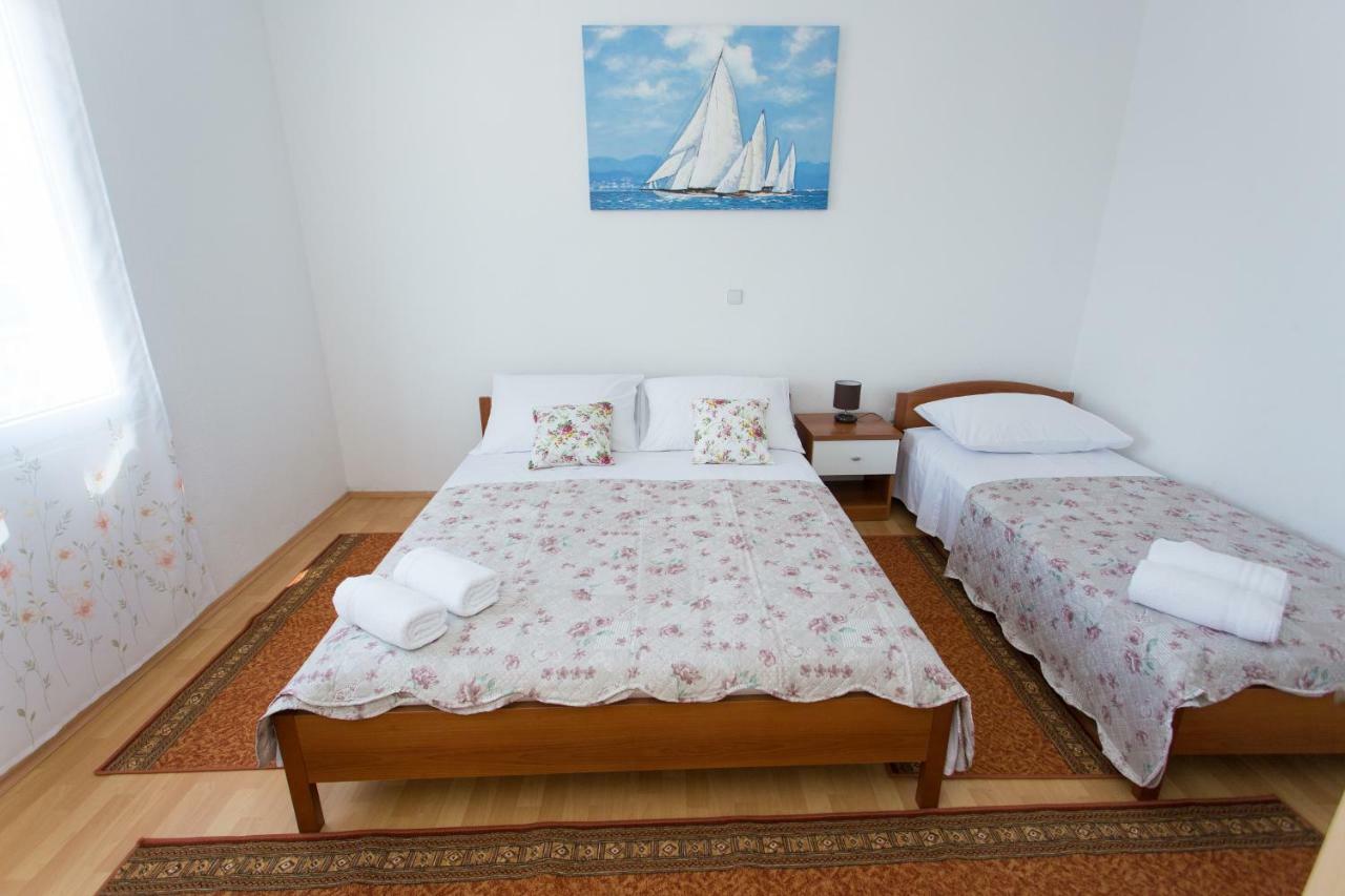 Apartman Paula 1 Vinisce Exterior foto