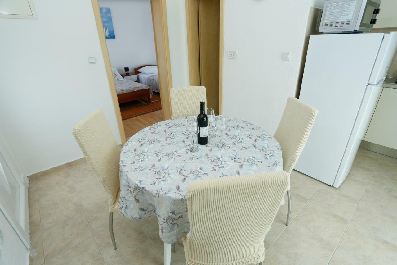 Apartman Paula 1 Vinisce Exterior foto