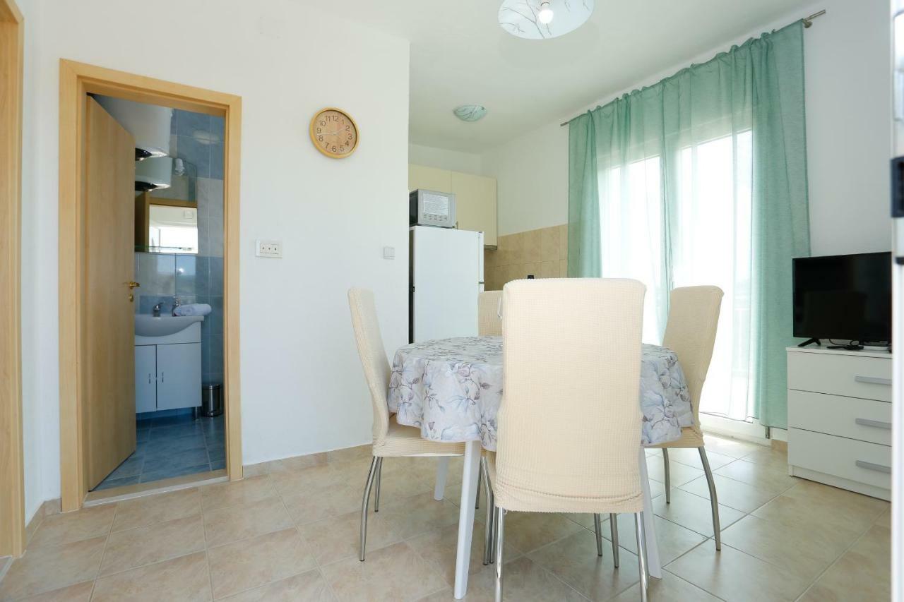 Apartman Paula 1 Vinisce Exterior foto