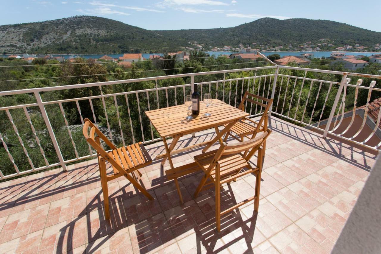 Apartman Paula 1 Vinisce Exterior foto